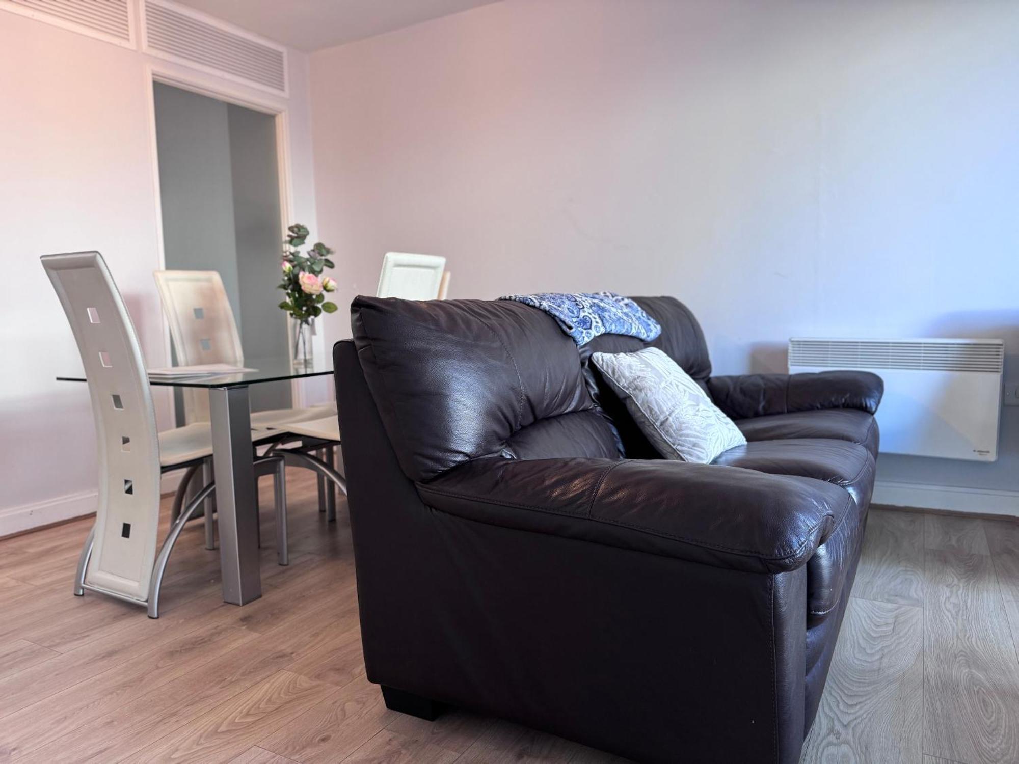 Luxe Heights Nest Apartment Birmingham Ngoại thất bức ảnh