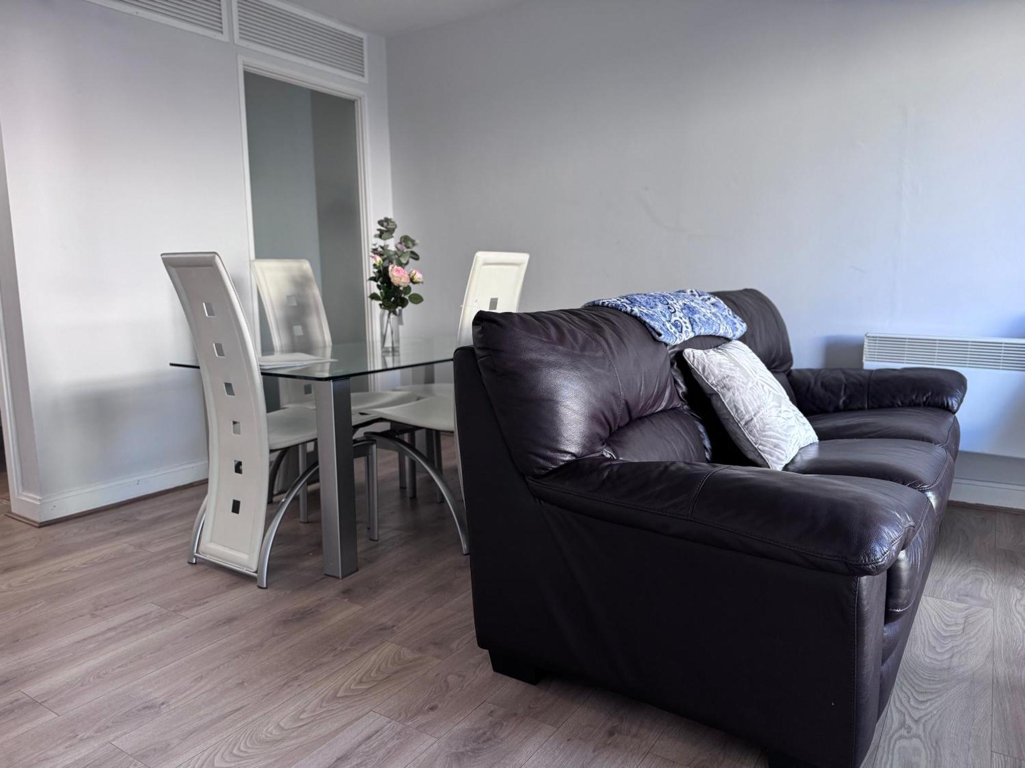 Luxe Heights Nest Apartment Birmingham Ngoại thất bức ảnh